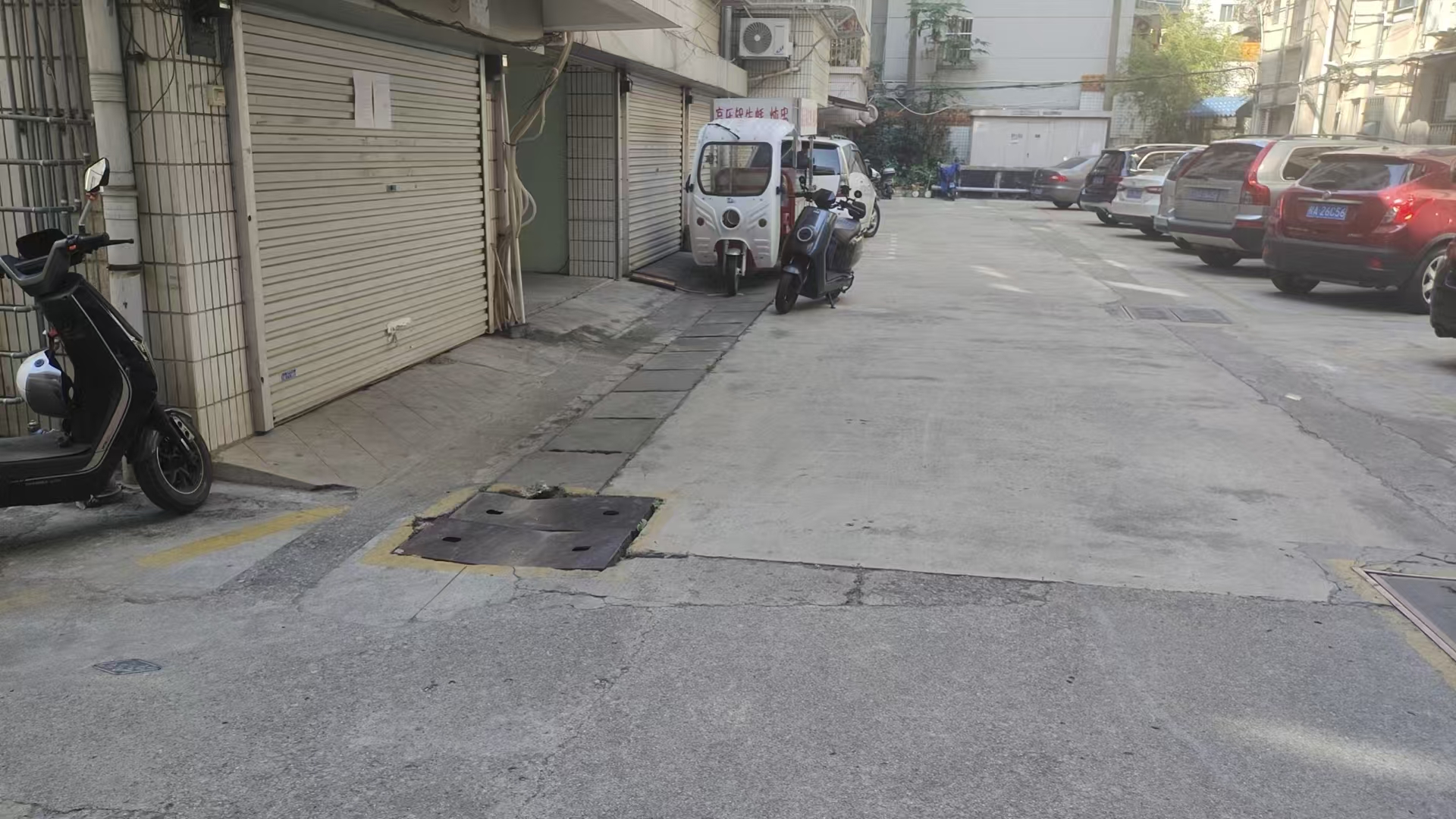 广西尊龙凯时集团建政路51号院内车库招租公告